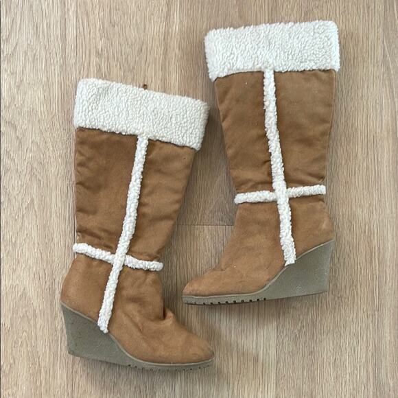 OLD NAVY Tan and Cream Faux Suede Sherpa Knee High Wedge Boots Size 7 - Picture 1 of 11